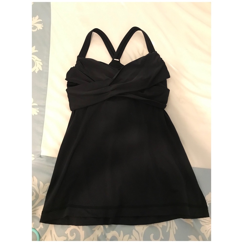 Lululemon workout top